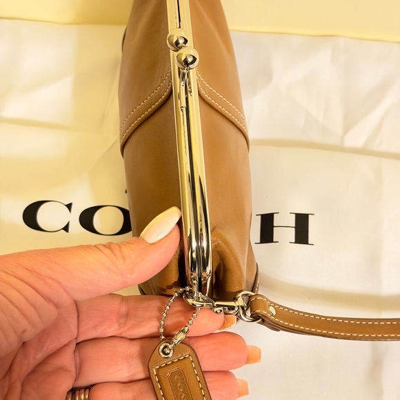 NWT Vintage Coach Soho Kisslock ran leather framed wristlet clutch purse - Picture 3 of 7